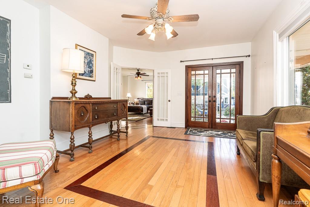 629 N Calhoun Street, Lapeer, MI 48446 — Photo 2