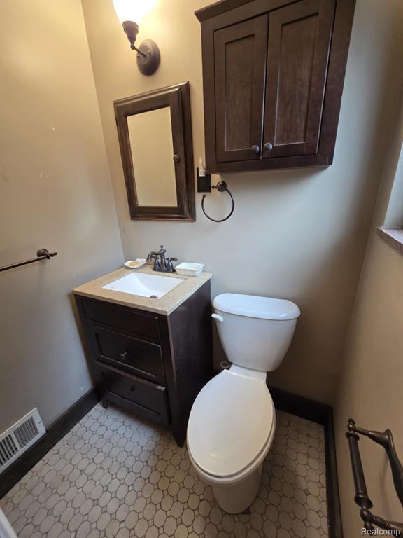 9036 Merriman Road, Livonia, MI 48150 — Photo 8