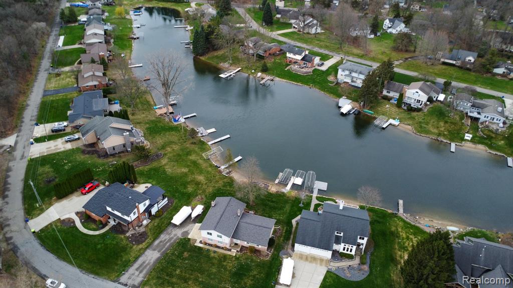 762 Golden Shores, White Lake, MI — Photo 47