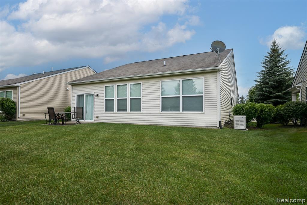 9385 Sand Hill Drive, Grand Blanc, MI 48439 — Photo 6