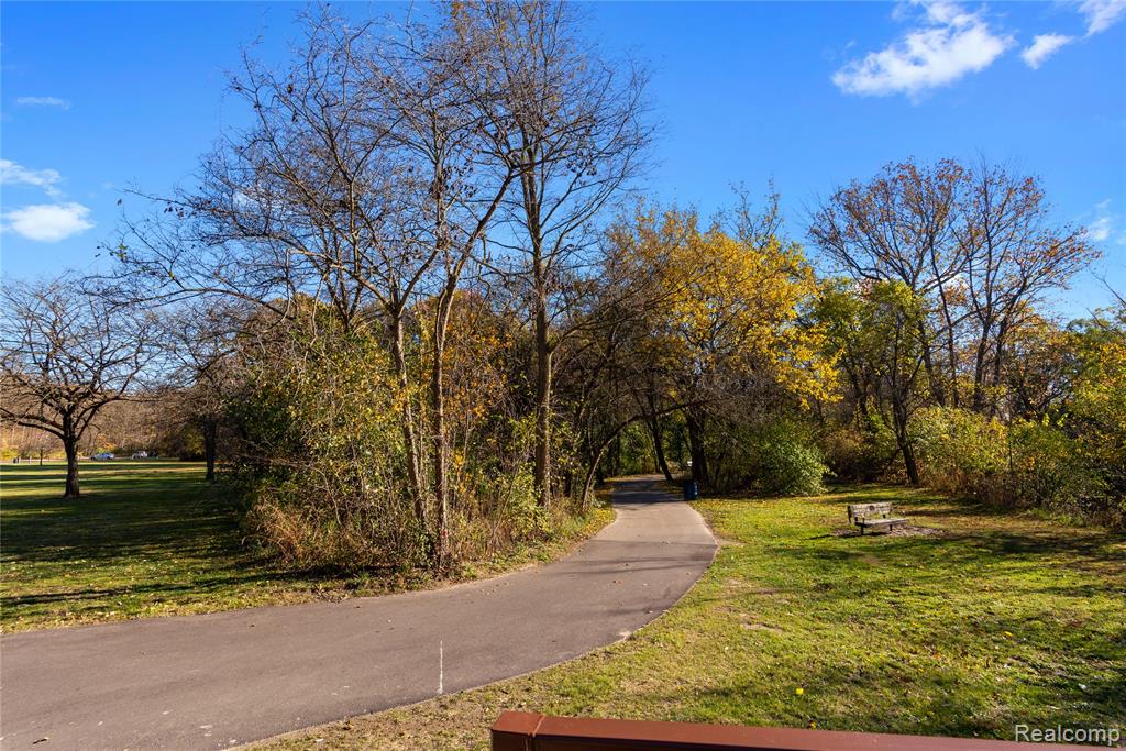 43606 Gainsley Drive, Sterling Heights, MI 48313 — Photo 33
