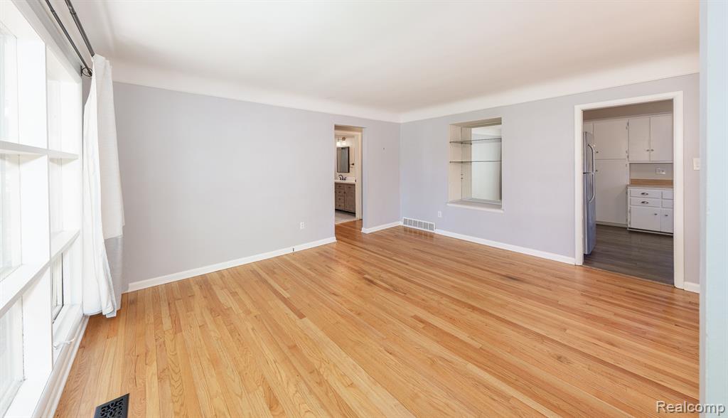 8614 GRAYFIELD Street, Dearborn Heights, MI 48127 — Photo 2