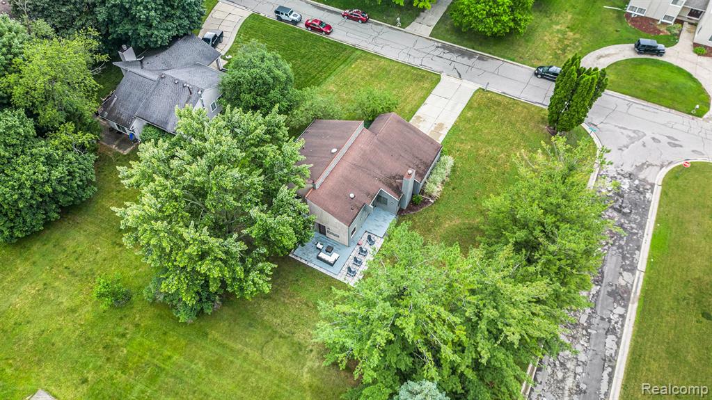 5722 Perrytown Drive, West Bloomfield, MI — Photo 27