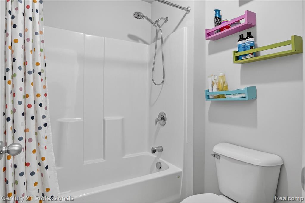 8871 Dover Court, Livonia, MI 48150 — Photo 31