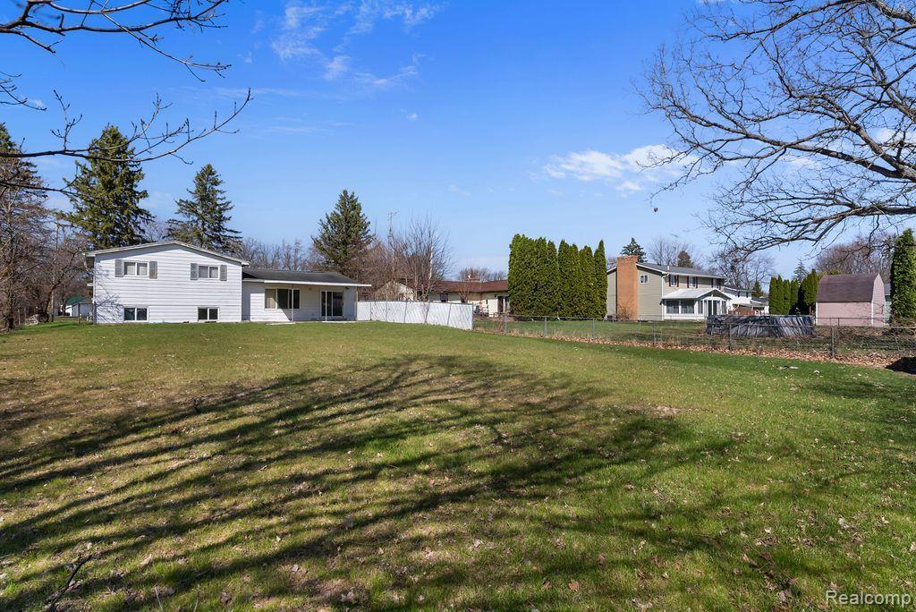 4302 ESTA Drive, Flint, MI 48506 — Photo 27