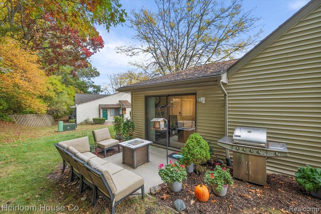 423 WATER TOWER Circle, 100, Brighton, MI 48116 — Photo 24