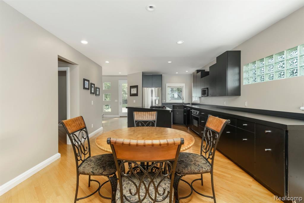 775 Lyle Drive, Waterford, MI 48327 — Photo 20