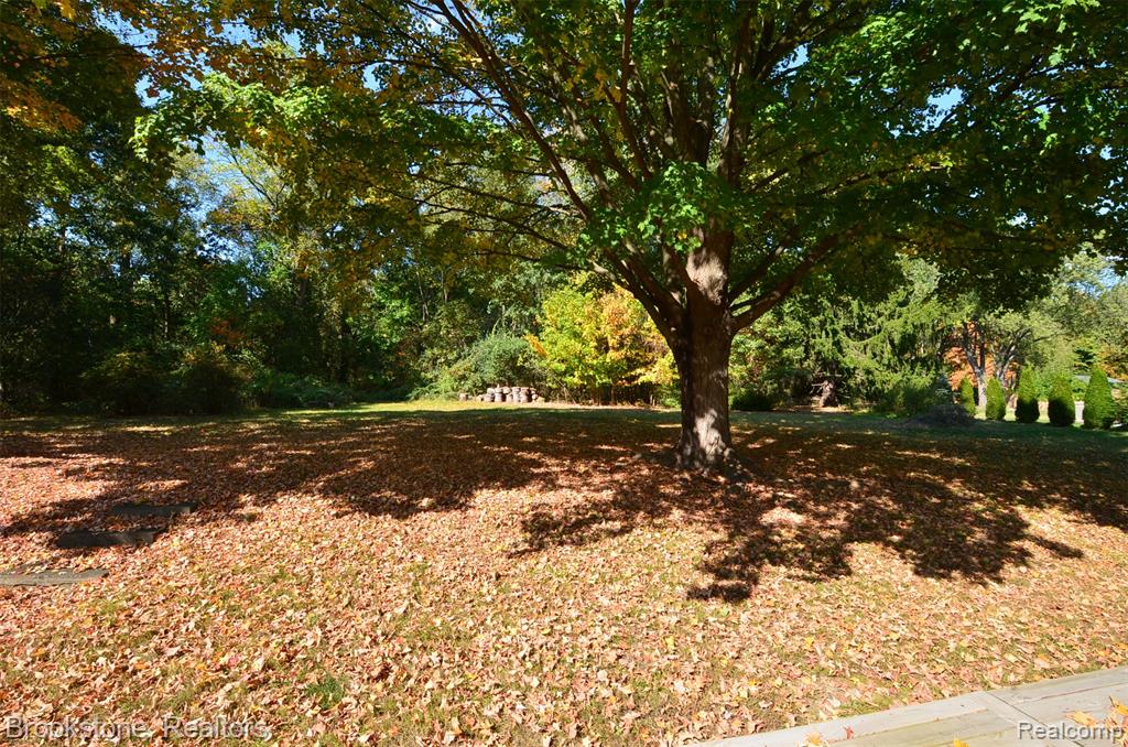 7565 Old Pond Drive, Clarkston, MI 48348 — Photo 49