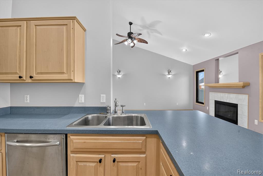 53293 Spurry Lane, New Baltimore, MI — Photo 25