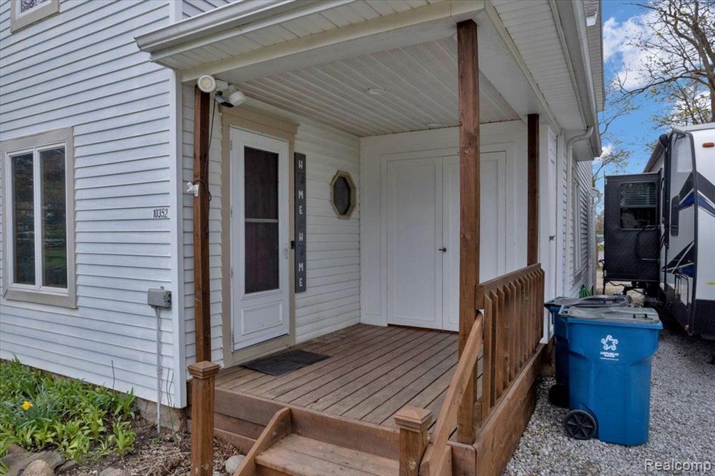 10352 HEGEL Road, Goodrich Vlg, MI — Photo 3