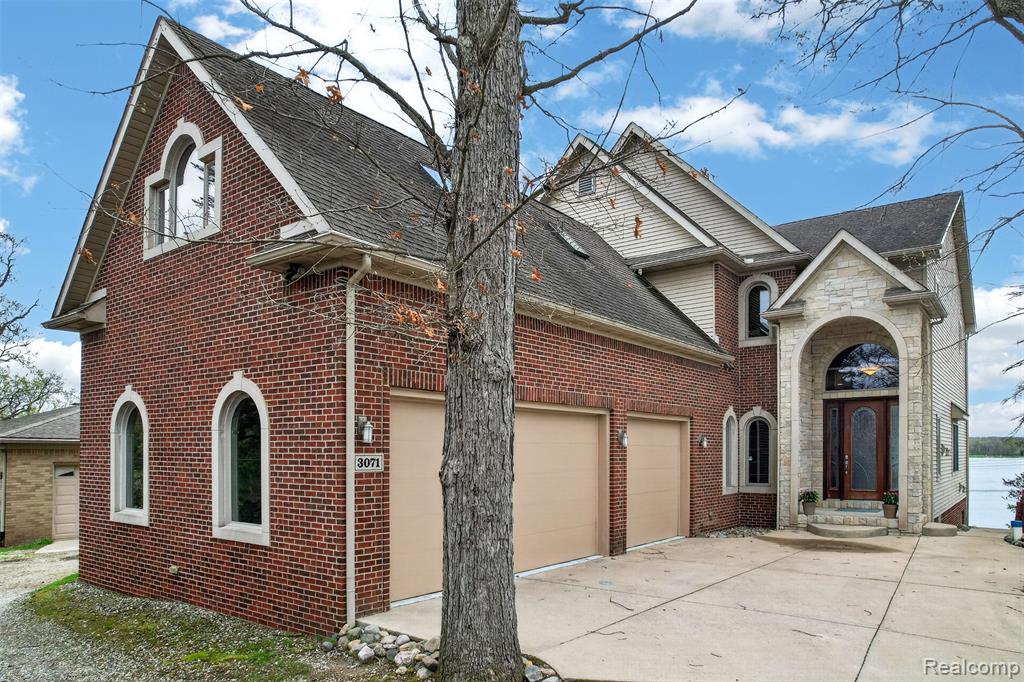 3071 School Lake Drive, Brighton, MI 48114 — Photo 2