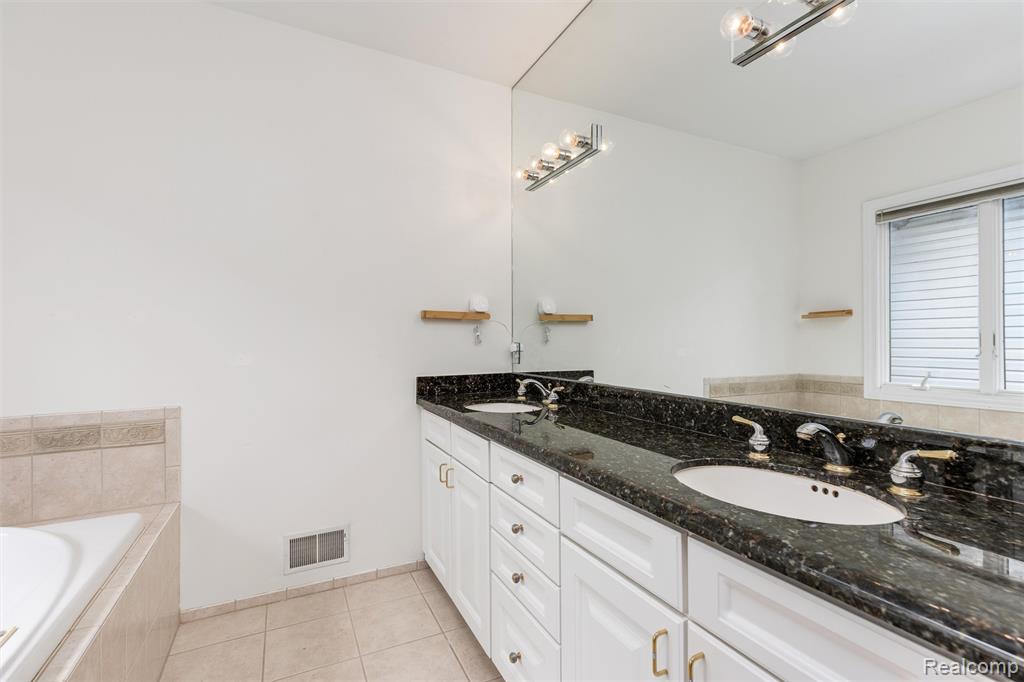 30134 Jefferson Avenue, Saint Clair Shores, MI 48082 — Photo 26