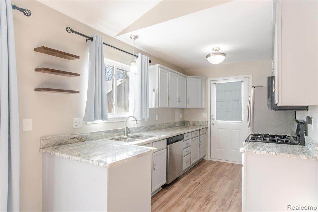 256 Crocker Boulevard, Mount Clemens, MI 48043 — Photo 5