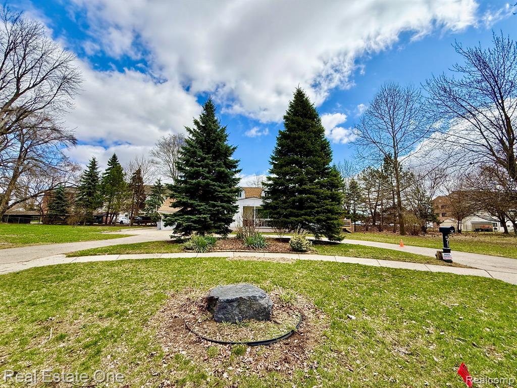 571 ANDRESEN Court, Hazel Park, MI 48030 — Photo 60