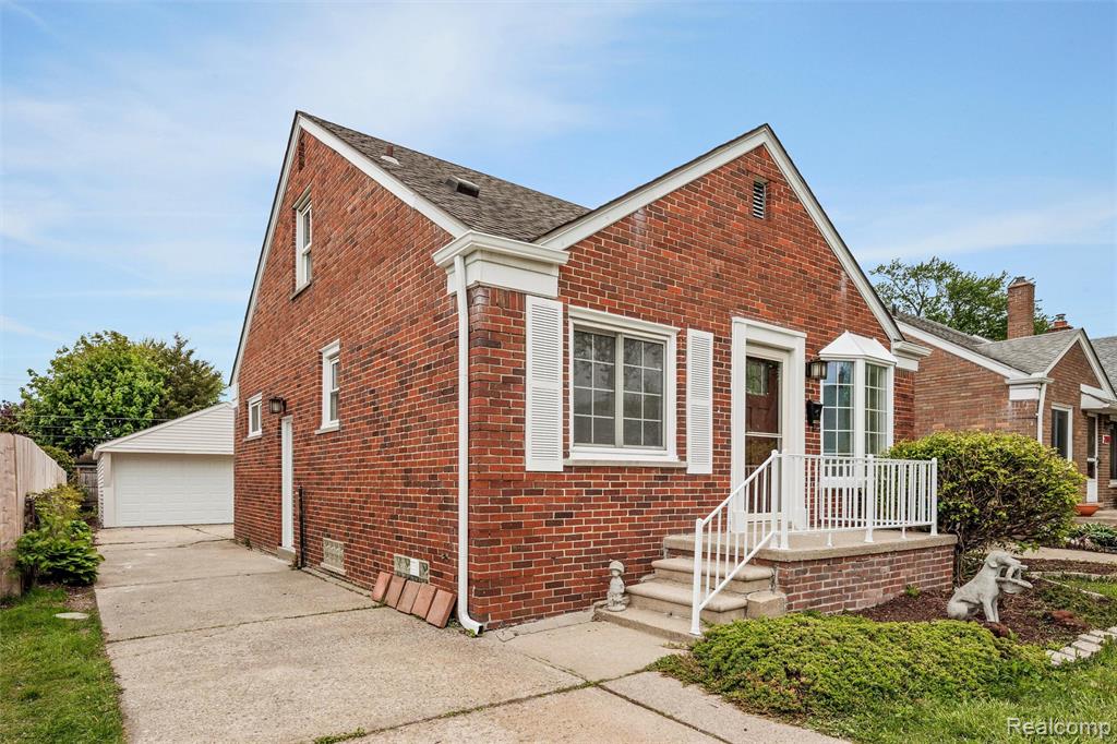 27935 Grant Street, Saint Clair Shores, MI 48081 — Photo 4