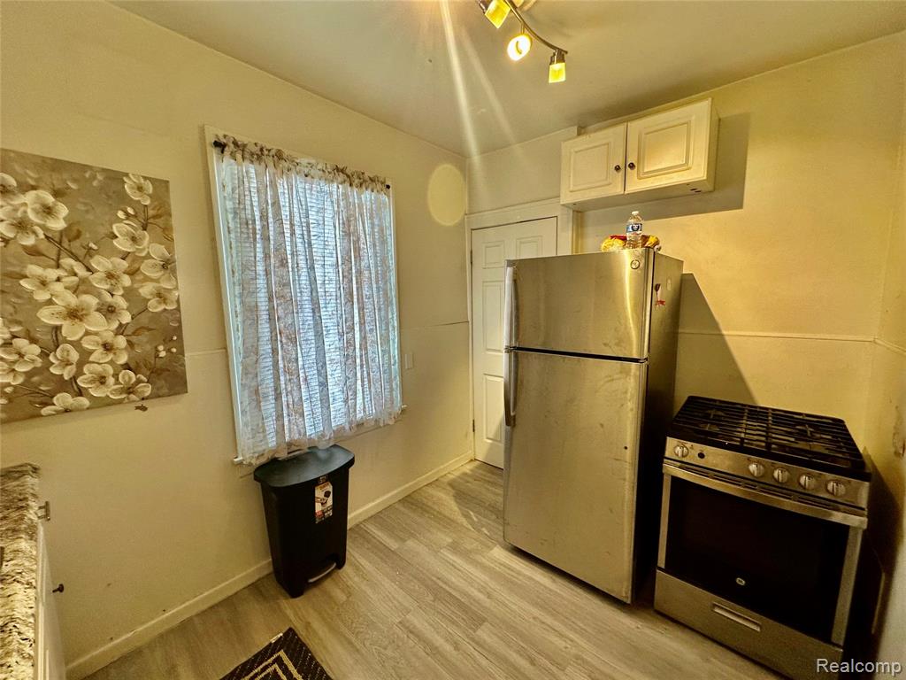 19145 Riopelle Street, Highland Park, MI 48203 — Photo 8