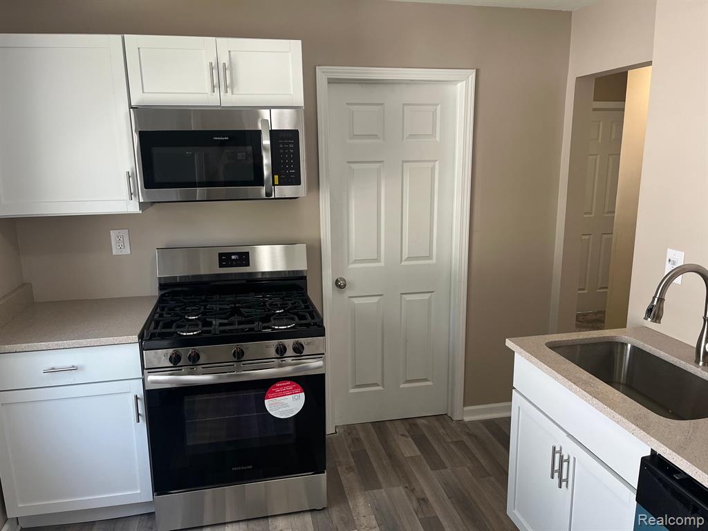 8476 ORCHARD Avenue, Warren, MI 48089 — Photo 9