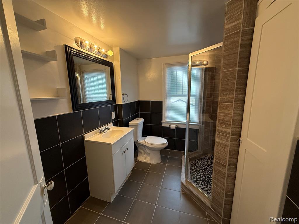416 Burroughs Avenue, Flint, MI 48507 — Photo 15
