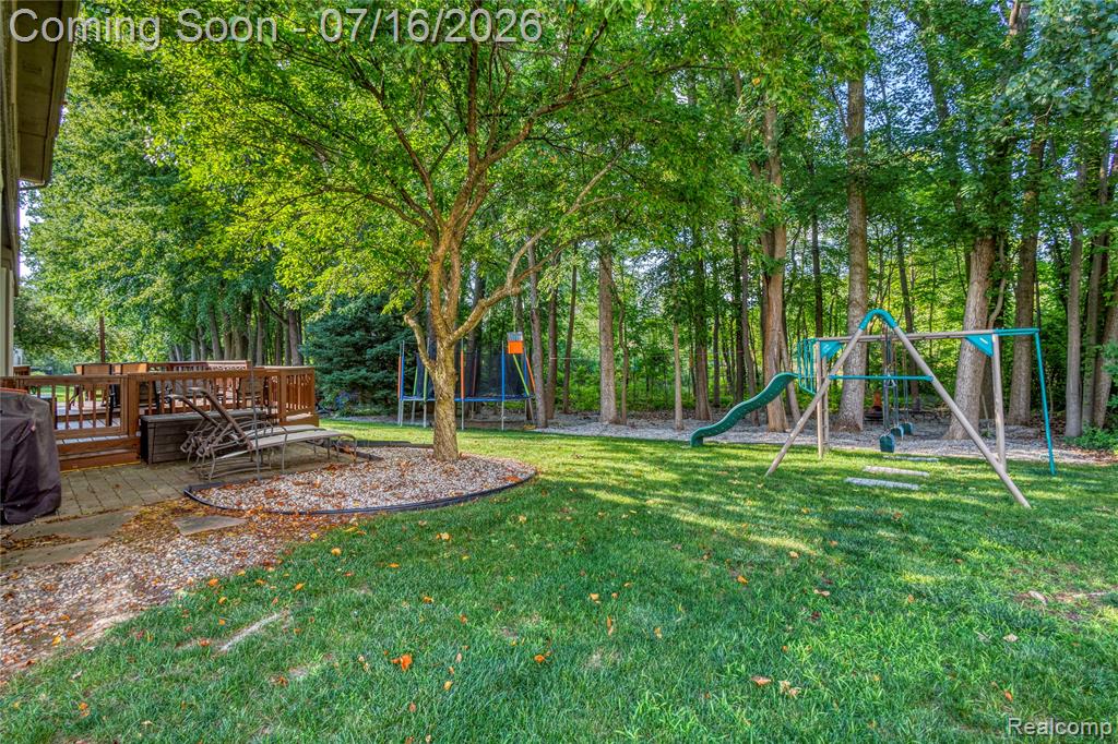 42790 Ledgeview Drive, Novi, MI 48377 — Photo 33