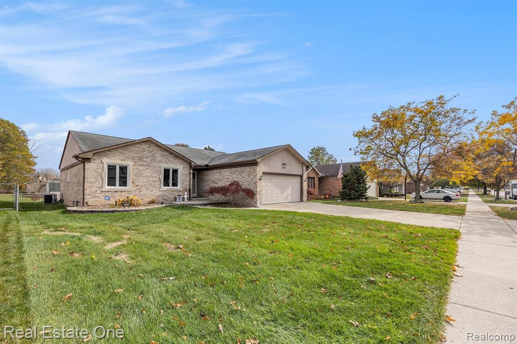 51860 SALVATORI Drive, Chesterfield, MI 48047 — Photo 3