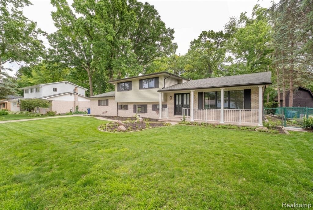 6742 Canterbury Court - Photo 2