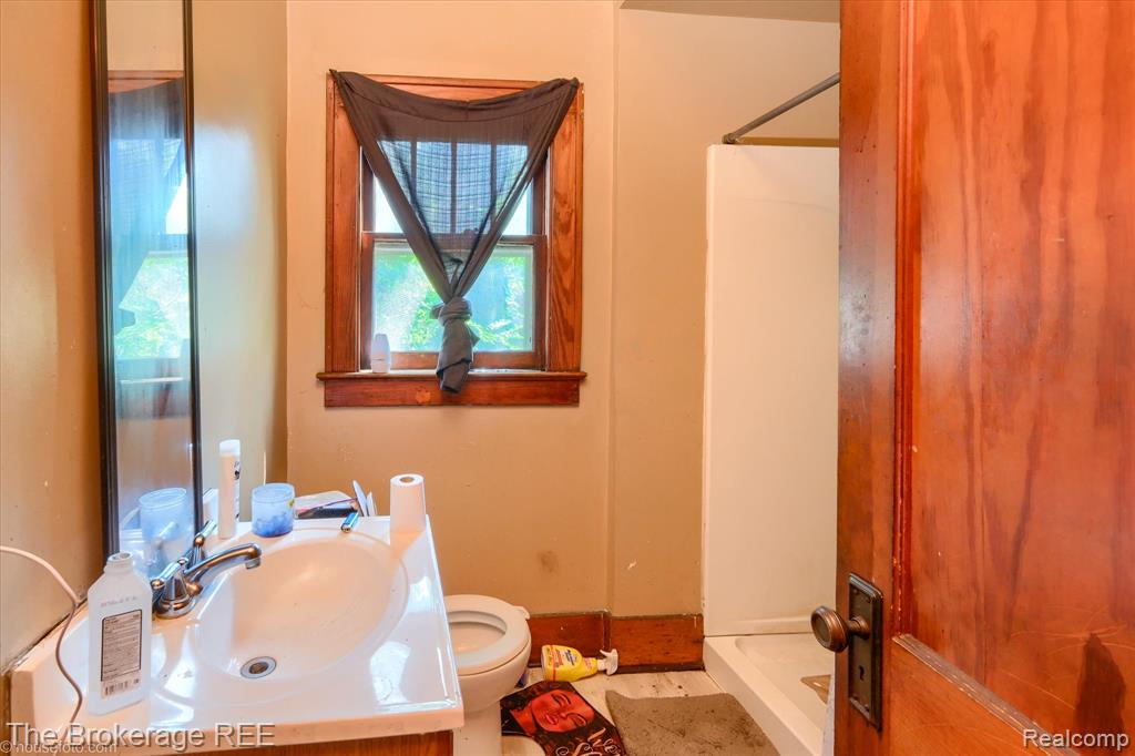 710 Pierson Street, Flint, MI 48503 — Photo 17