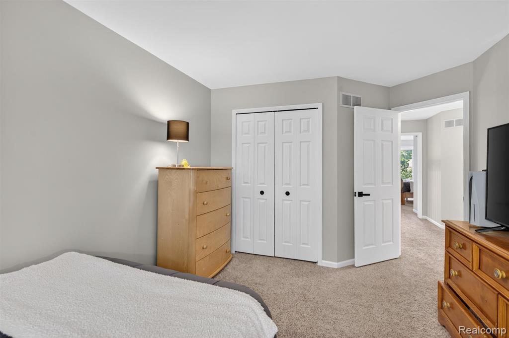 7359 Colchester Lane, West Bloomfield, MI — Photo 23