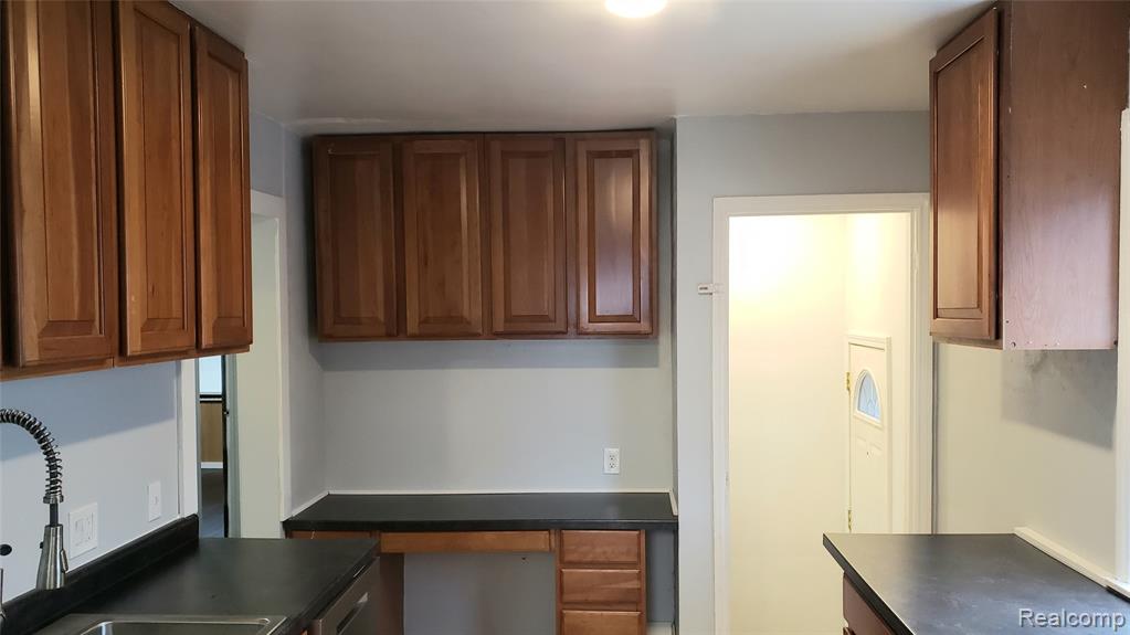 4116 Syracuse Street, Dearborn Heights, MI 48125 — Photo 6