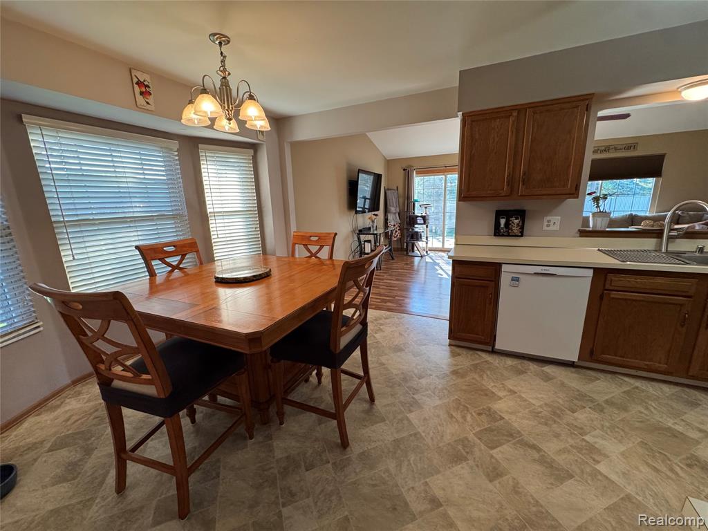 52981 Sequoia Trail, Chesterfield, MI 48047 — Photo 10