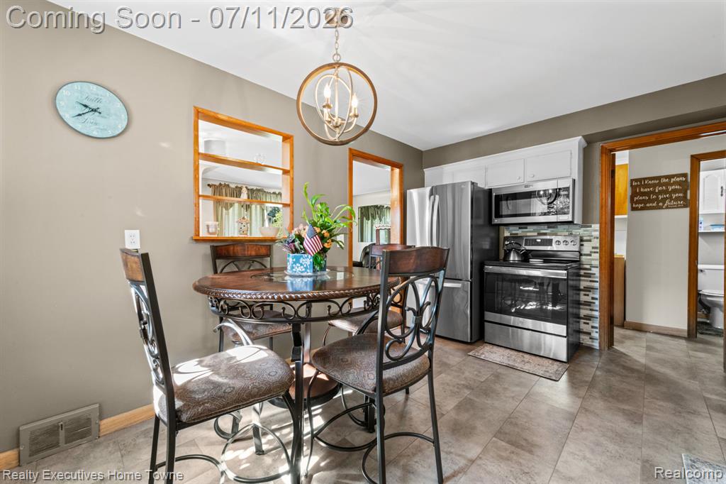 5615 Althea Street, Utica, MI 48316 — Photo 8