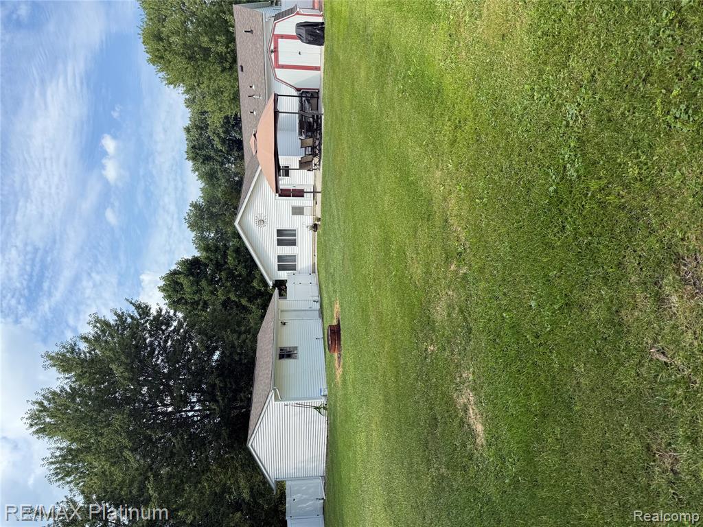 5740 Iroquois Drive, Howell, MI 48843 — Photo 16