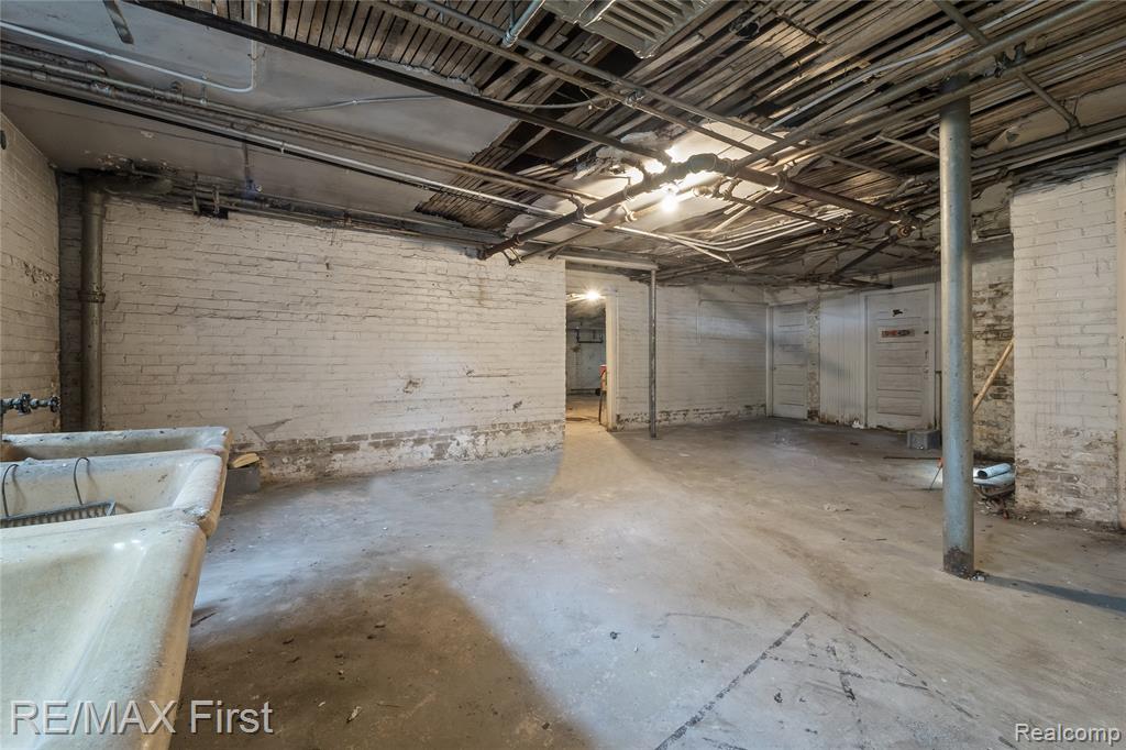 3065 Iroquois Street, Detroit, MI, 48214