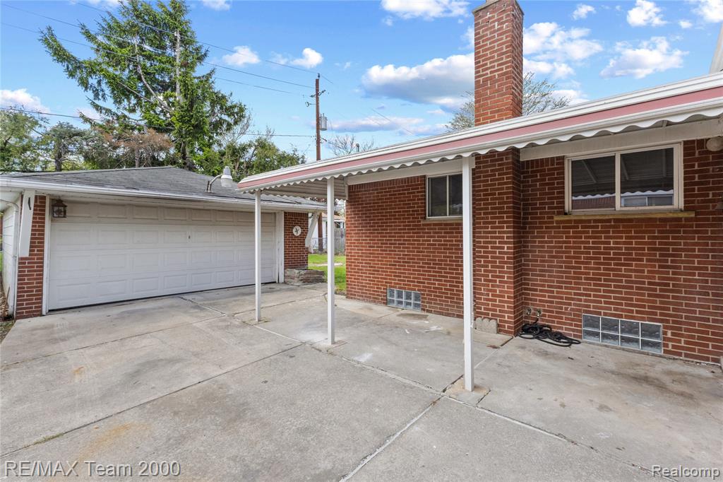 8551 Rockland Street, Dearborn Heights, MI 48127 — Photo 37