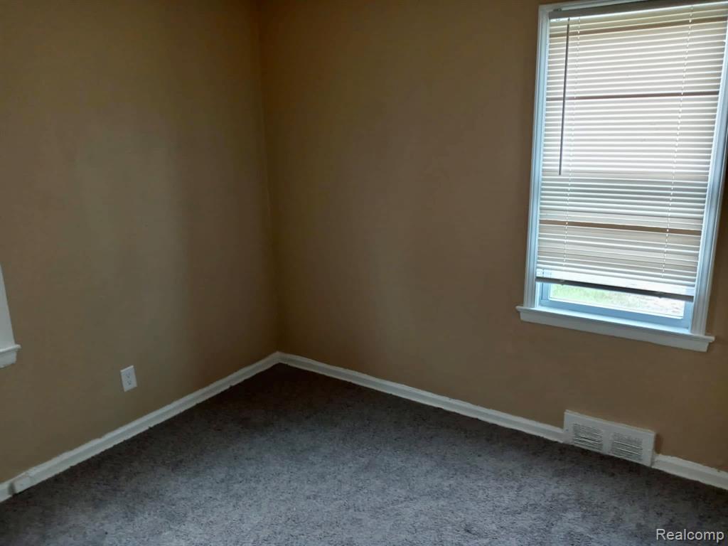 8111 Warwick Street, Detroit, MI 48228 — Photo 12