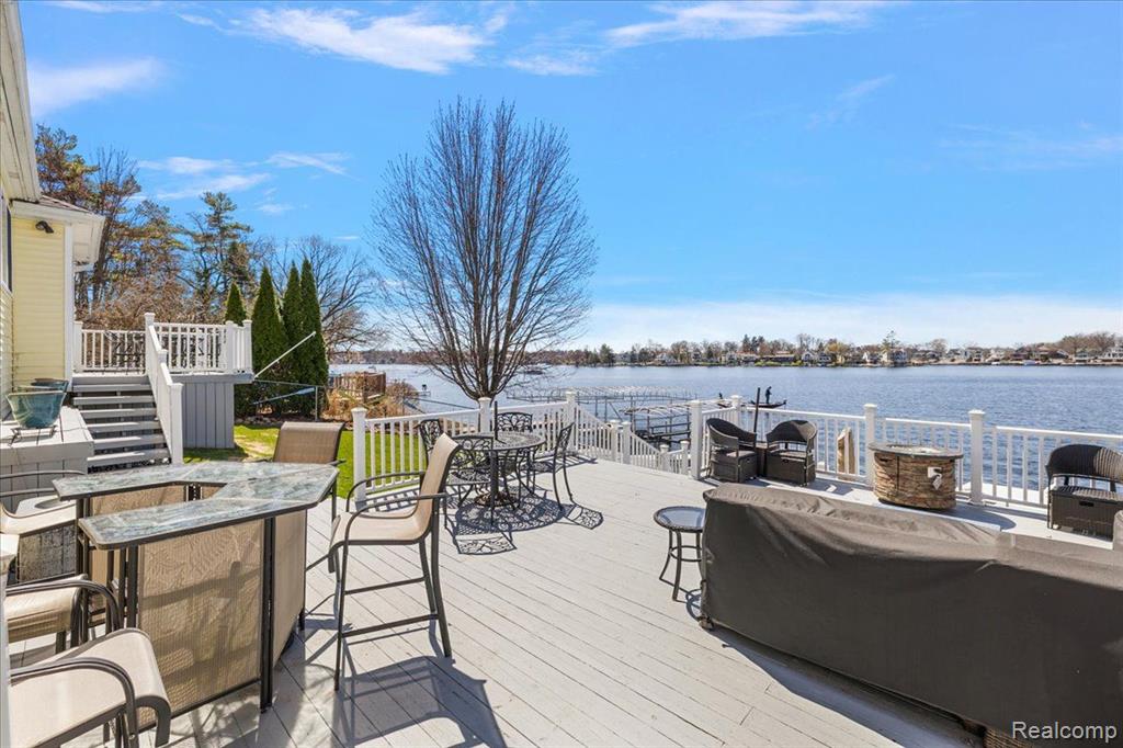 16 S NORTH SHORE Drive, Lake Orion, MI 48362 — Photo 10