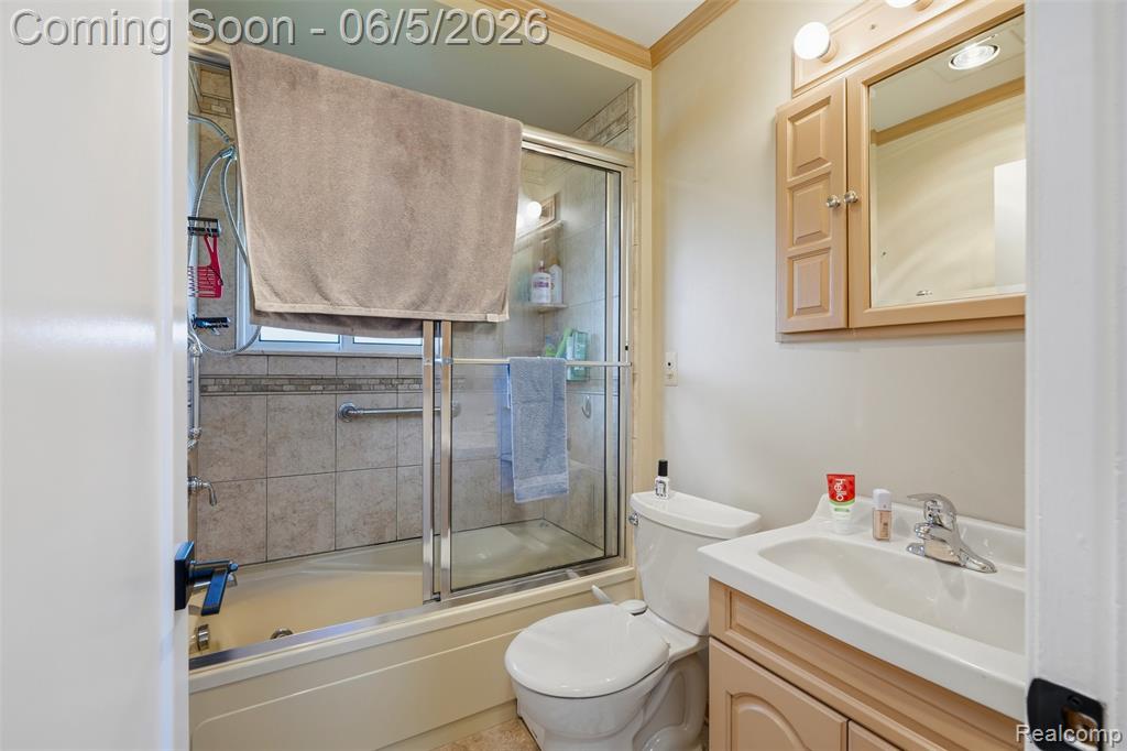 17968 Summer Lane S, Fraser, MI 48026 — Photo 15