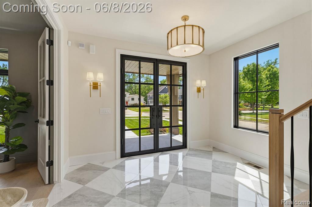 503 GIRARD Avenue, Royal Oak, MI 48073 — Photo 4