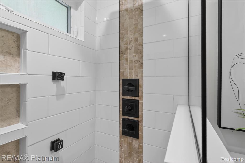 139 Edgemont Drive, Howell, MI 48855 — Photo 36