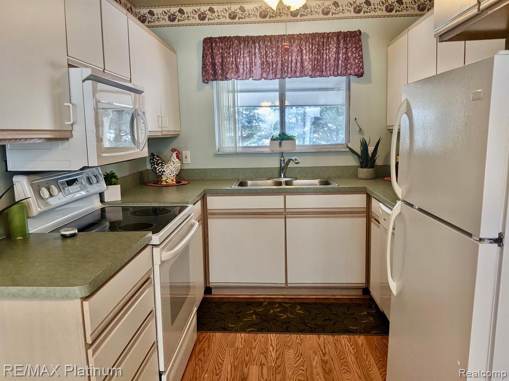 6010 Alan Drive, 30, Brighton, MI 48116 — Photo 15