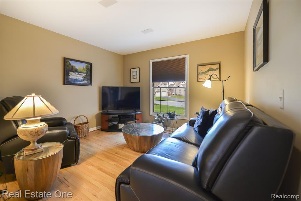 4490 GOLF VIEW Drive, Brighton, MI 48116 — Photo 13