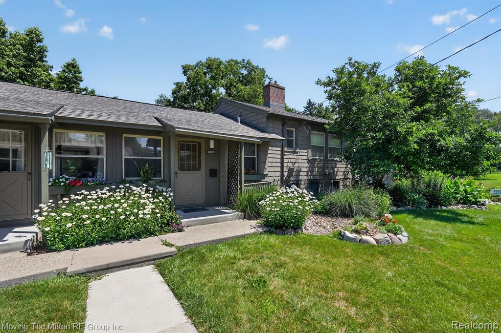2655 Whitewood Street - Photo 2