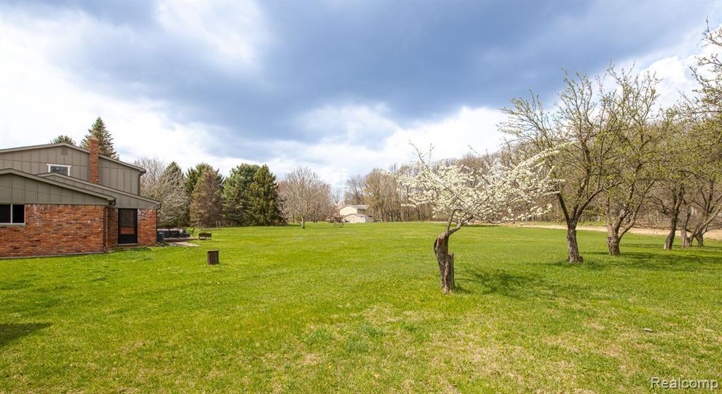 8650 KNOX Road, Clarkston, MI 48348 — Photo 62