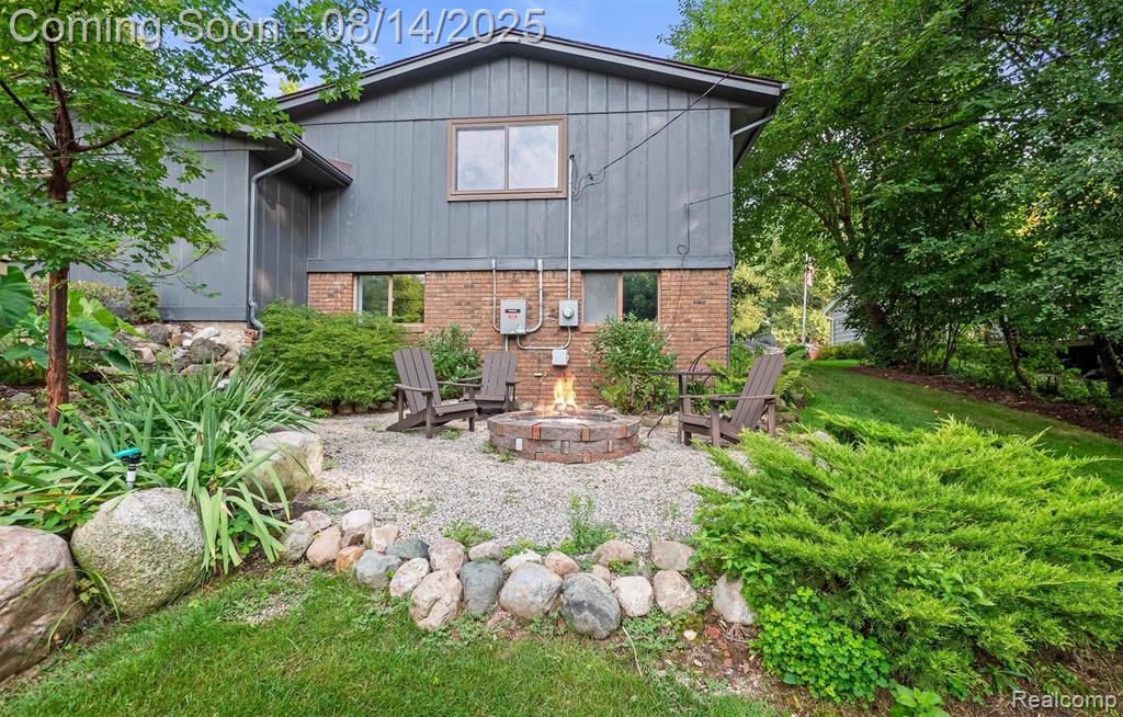 541 Lake Forest Road, Rochester Hills, MI 48309 — Photo 22