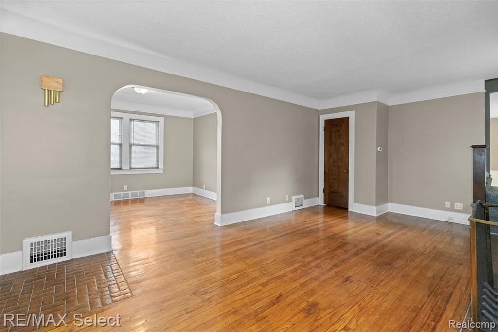 619 Frank Street, Flint, MI 48504 — Photo 9