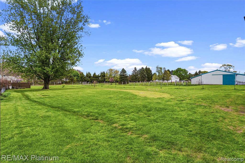 16479 S Jennings Road, Fenton, MI 48430 — Photo 17