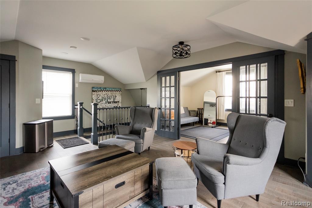 121 Atkinson Street, Detroit, MI 48202 — Photo 21