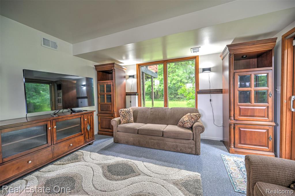 3956 S Sashabaw Road, Clarkston, MI 48348 — Photo 42