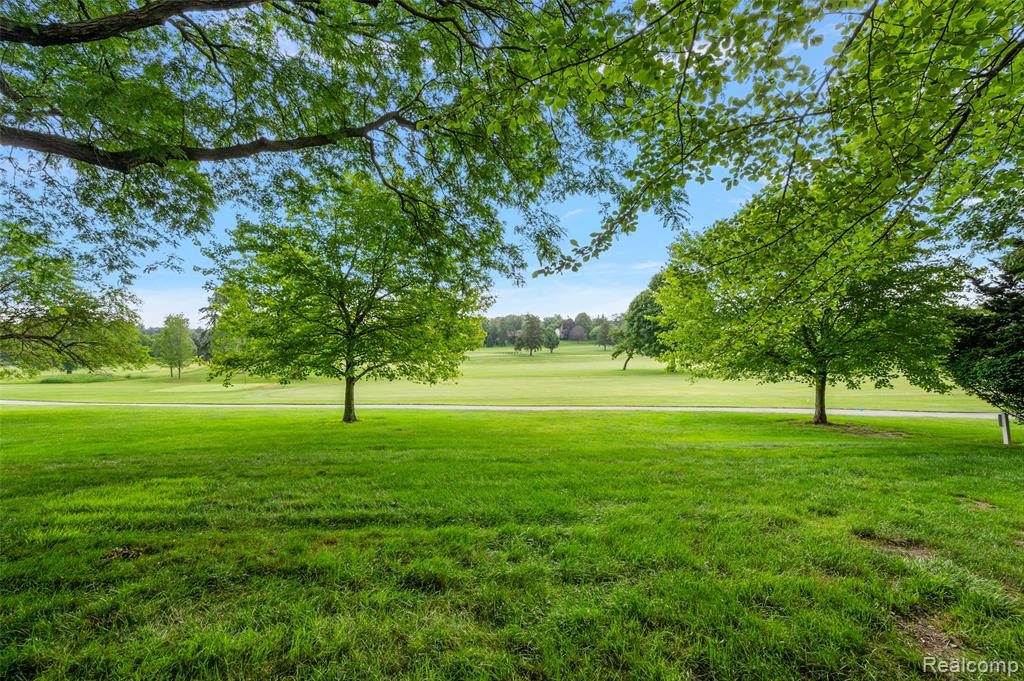 968 Golfview Court, Rochester Hills, MI 48307 — Photo 41