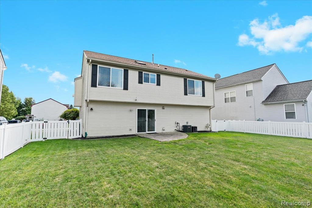9275 Parkland Drive, Ypsilanti, MI 48197 — Photo 28