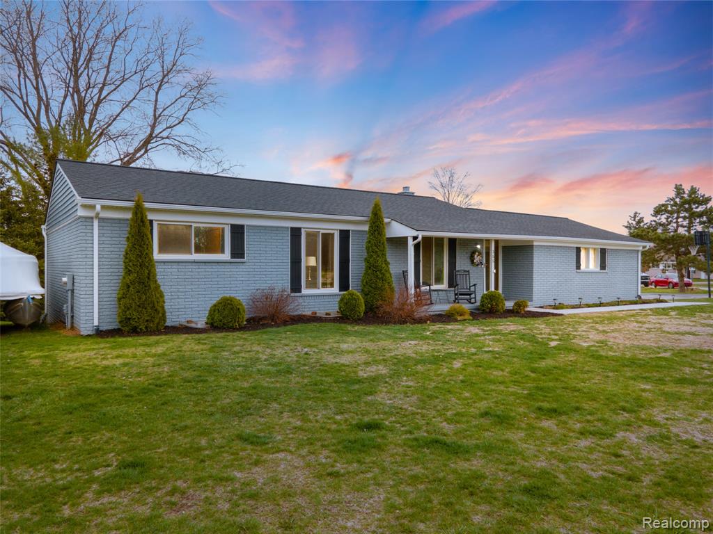 355 Sanders Road, Oxford, MI 48371 — front exterior